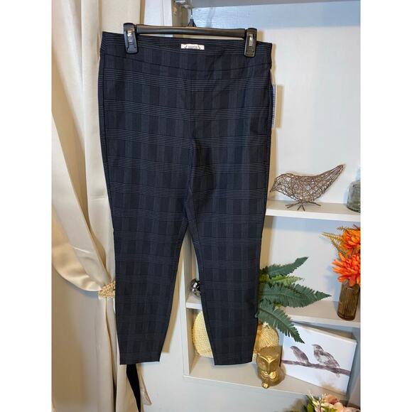 NWT $78 Nanette Lepore Black Grey size Medium Plaid Stretchy Pants - Picture 2 of 9